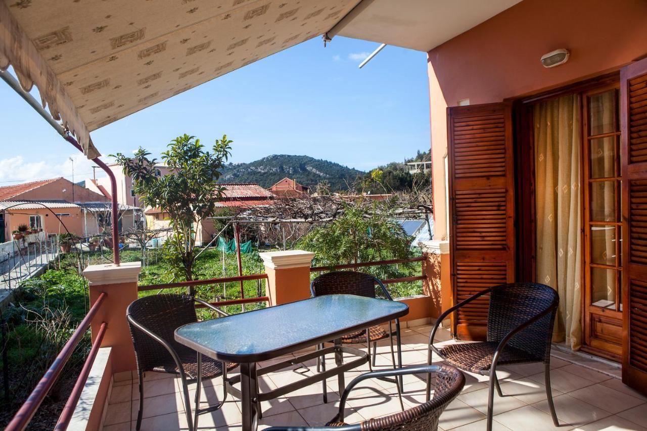 Athina Studios And Apartments Agios Georgios Pagon Extérieur photo